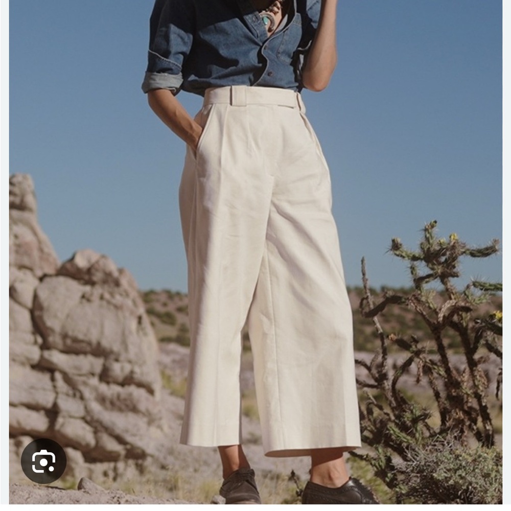 BANANA REPUBLIC TRANSITION CREAM WHITE CRUISE CROPPED PANT SIZE 10